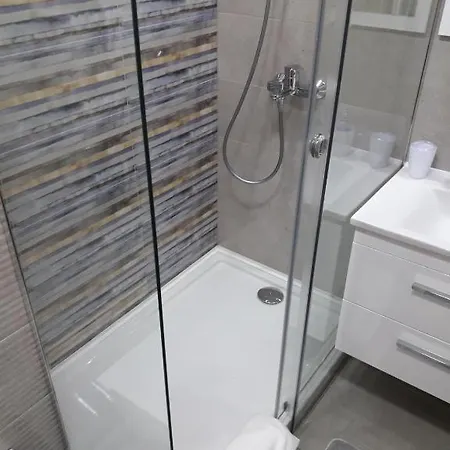 Divan شقة توزلا