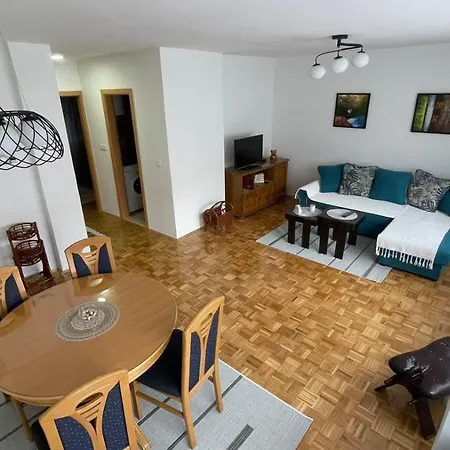 Divan شقة توزلا